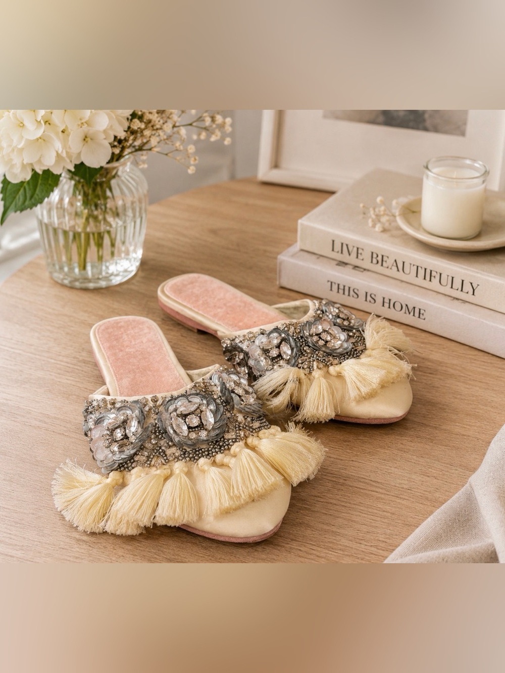 Embellished Beige ivory and silver Slide Sandals size 37